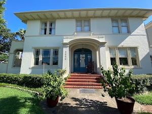 Avenue O Bed and Breakfast place picture