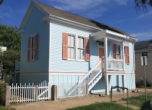 Galveston Speakeasy Cottage place picture